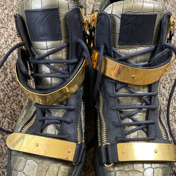 Giuseppe Zanotti - Picture 4 of 6